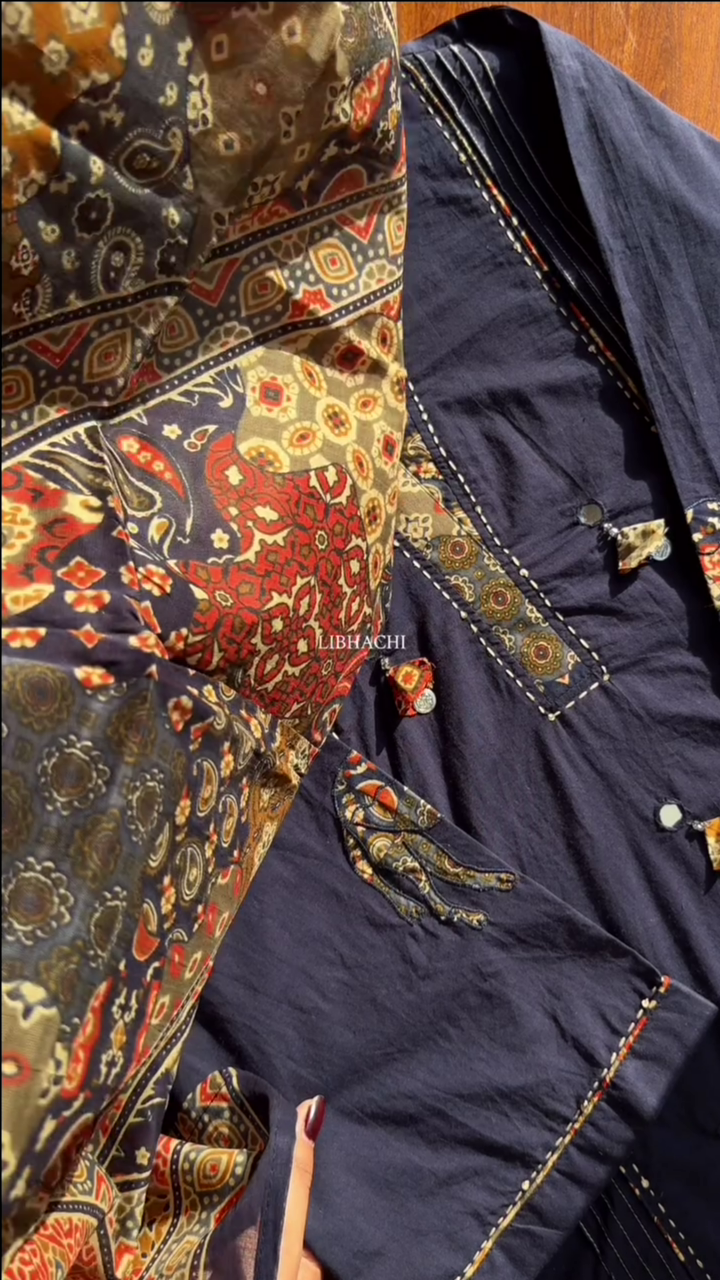 Women Mirror Work Pure Cotton Kurta With Trouser - Blue - Image 4